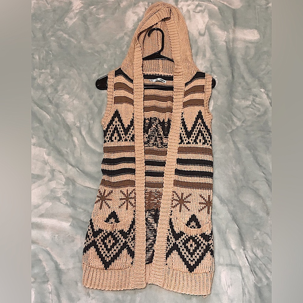 Maurice’s Sleeveless w/ Hood Cardigan
